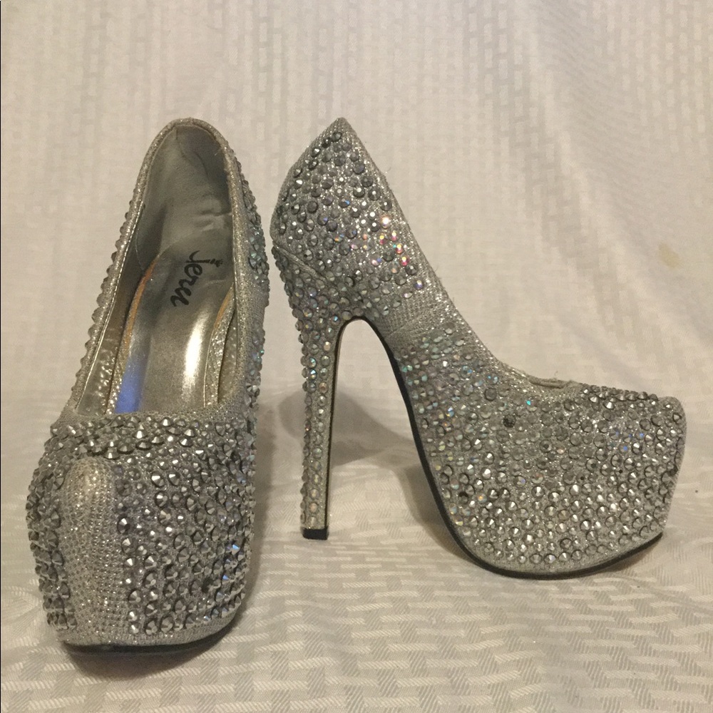 Jeru Silver & Crystal Stiletto Pumps